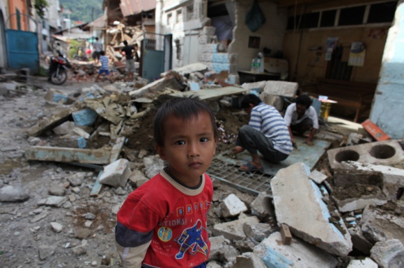 UNICEF: Ponad 1400 osób poszkodowanych na skutek trzęsienia ziemi i tsunami