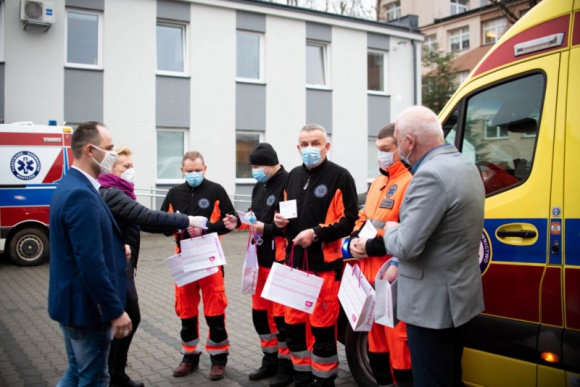 Świąteczny prezent od VIVO! dla ratowników medycznych