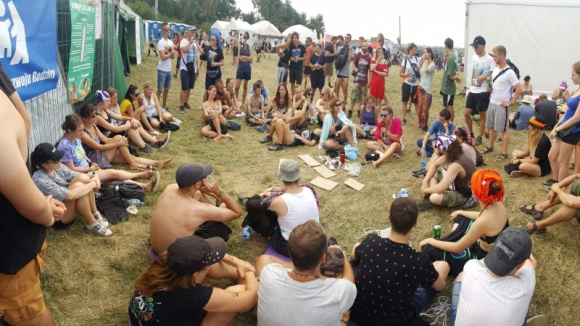 O bezpiecznym seksie na Pol’and’Rock Festival 2021 Zdrowie, LIFESTYLE - Pol’and’Rock Festival to święto muzyki i rozmów o wszystkim. Dzięki Towarzystwu Rozwoju Rodziny nie zabraknie też rozmów o seksie, a przede wszystkim o profilaktyce zakażeń HIV oraz chorób przenoszonych drogą płciową.