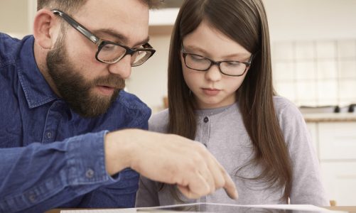 14 października Światowy Dzień Wzroku – o konsekwencjach miopii u dzieci